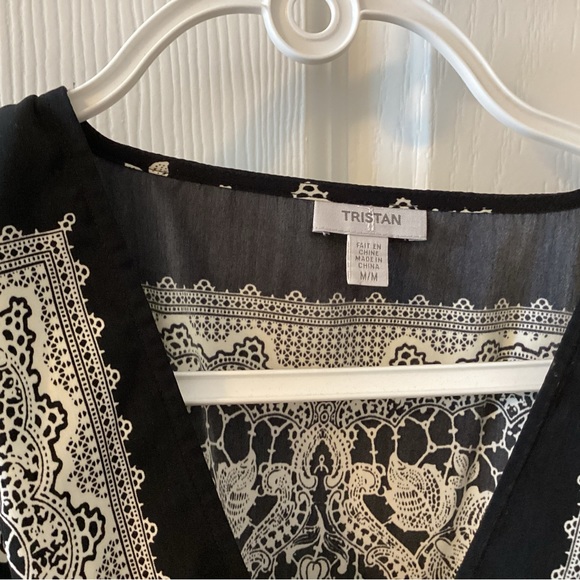 Tristan Blouse Size Medium.  B7 - Picture 6 of 6